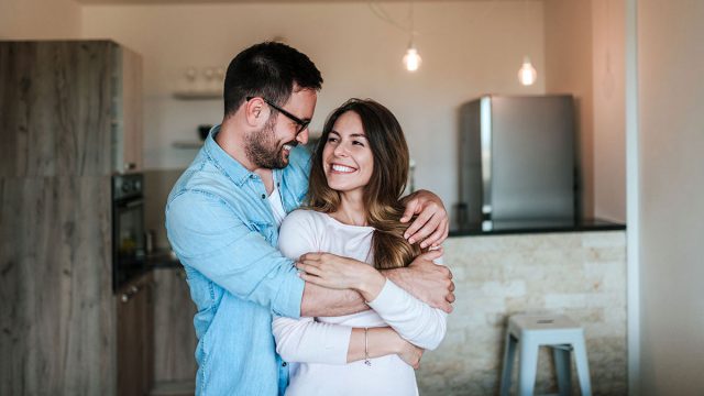 Cómo hablar con un hombre Géminis sobre los sentimientos