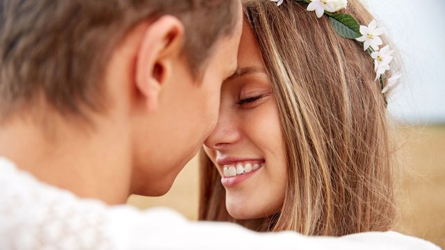 7 consejos para besar a un hombre Escorpio y enamorarlo