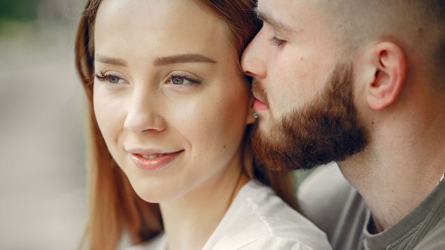 Cómo hacer que un hombre Virgo confiese su amor