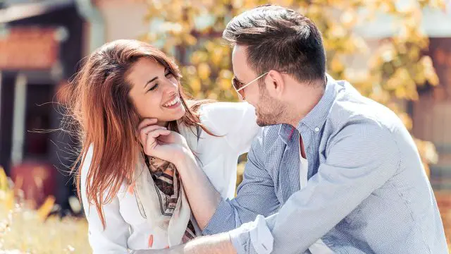 ¿Cómo estimular mentalmente a un hombre Virgo?