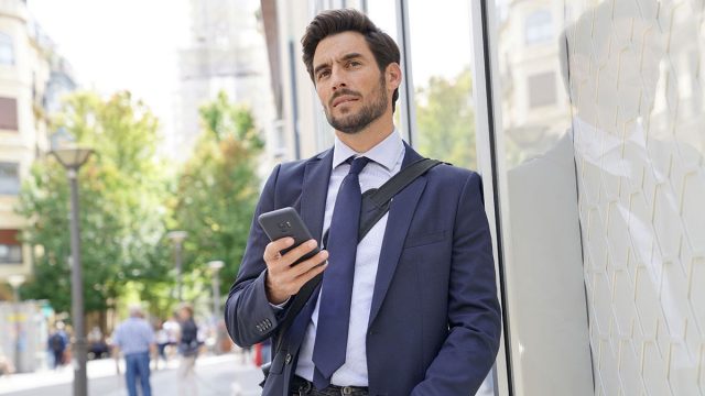 Cómo coquetear con un hombre Virgo a través de mensajes de texto